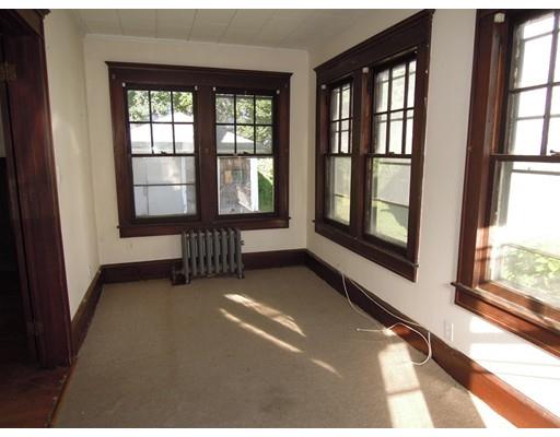 85 Mapledell St, Springfield, MA 01109 photo 8