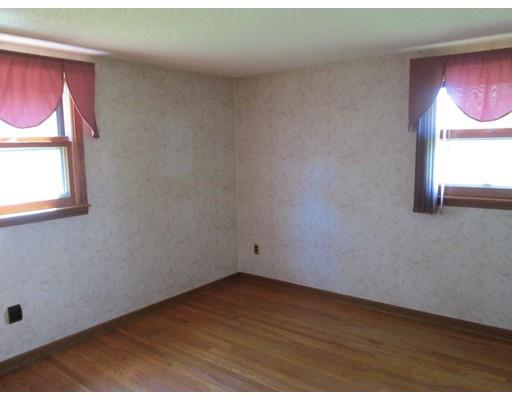 175 Murphy Ln, Chicopee, MA 01020 photo 7