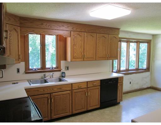 175 Murphy Ln, Chicopee, MA 01020 photo 2