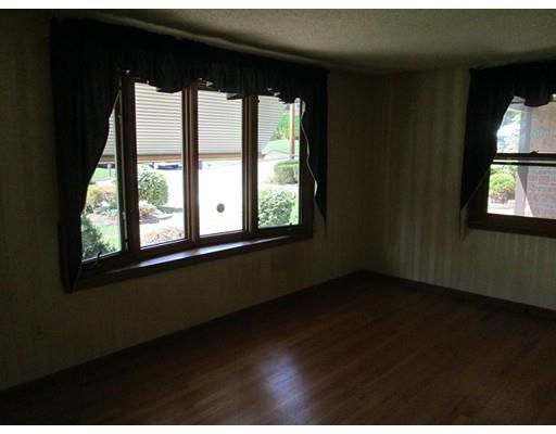175 Murphy Ln, Chicopee, MA 01020 photo 4