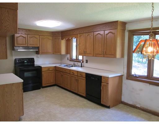 175 Murphy Ln, Chicopee, MA 01020 photo 3