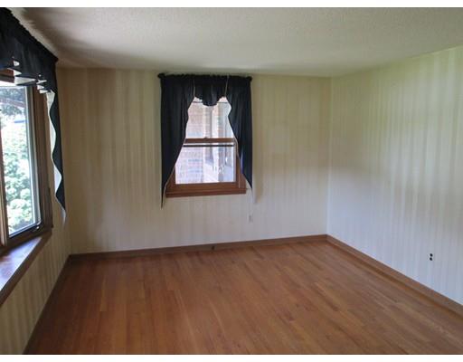 175 Murphy Ln, Chicopee, MA 01020 photo 8