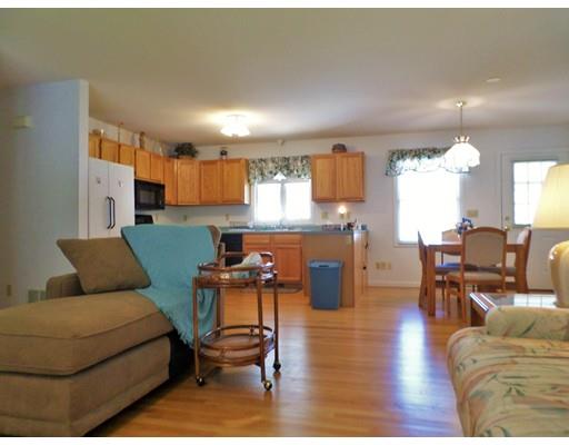 172 Winterset Dr, Springfield, MA 01129 photo 4