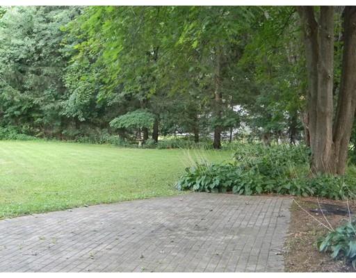 89 Northampton St, Easthampton, MA 01027 photo 4