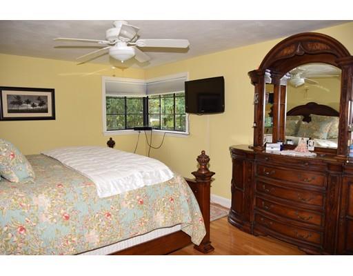 80 Chickering Rd, Dedham, MA 02026 photo 9