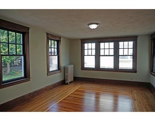 58 Shawmut St, Springfield, MA 01108 photo 12