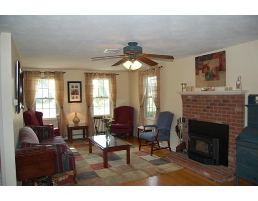 24 Josiah Dr, Upton, MA 01568 photo 10