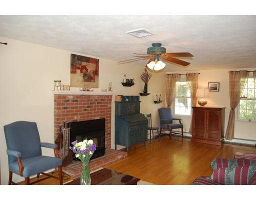 24 Josiah Dr, Upton, MA 01568 photo 11