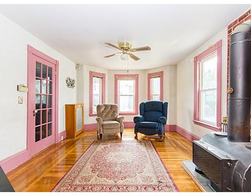 22 Charles St, Beverly, MA 01915 photo 4