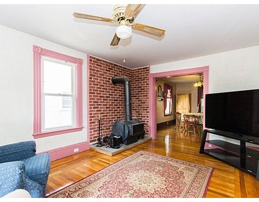 22 Charles St, Beverly, MA 01915 photo 3