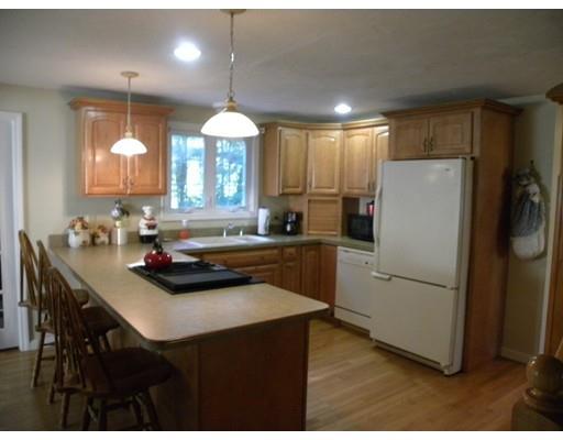 8 Penny Ln, East Wareham, MA 02538 photo 12