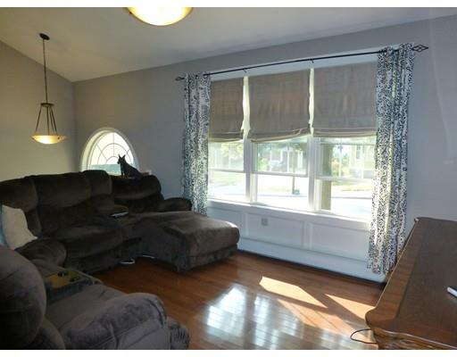 16 Butler St, Worcester, MA 01607 photo 3