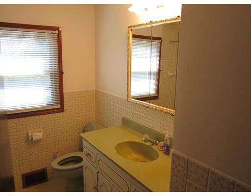 25 Randall St, Chicopee, MA 01013 photo 13