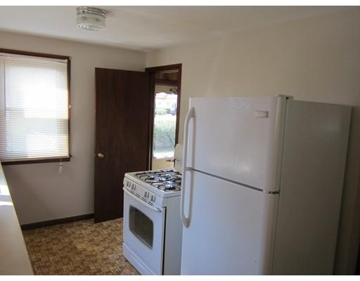 25 Randall St, Chicopee, MA 01013 photo 7