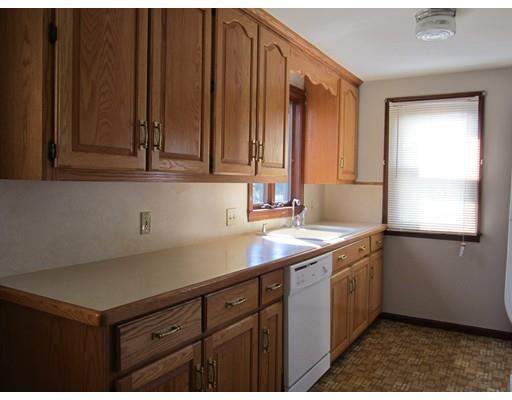 25 Randall St, Chicopee, MA 01013 photo 5