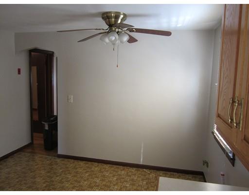 25 Randall St, Chicopee, MA 01013 photo 8