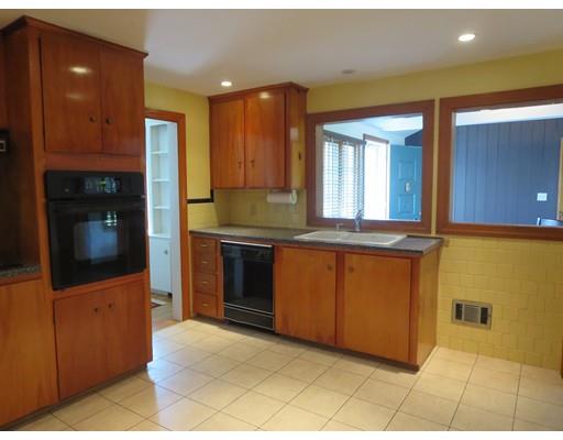 10 Evergreen Dr, Beverly, MA 01915 photo 2