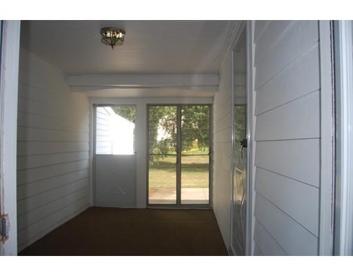 687 Plumtree Rd, Springfield, MA 01118 photo 4