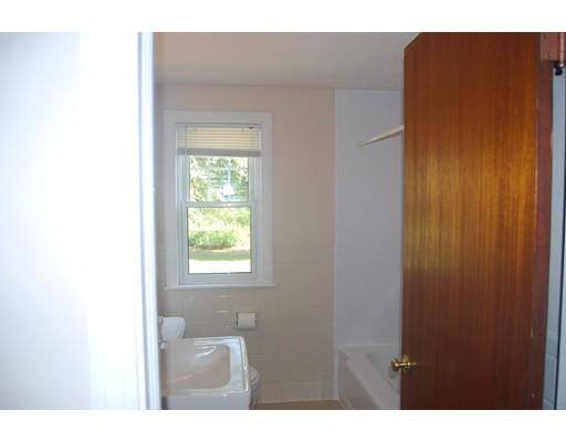 687 Plumtree Rd, Springfield, MA 01118 photo 8