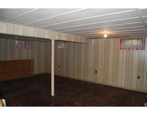 687 Plumtree Rd, Springfield, MA 01118 photo 24