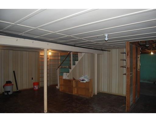 687 Plumtree Rd, Springfield, MA 01118 photo 22