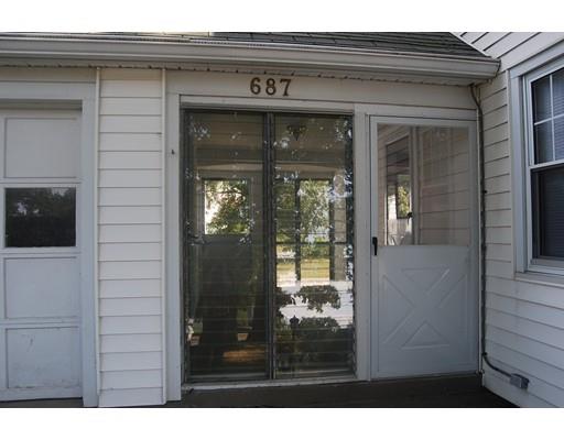 687 Plumtree Rd, Springfield, MA 01118 photo 3
