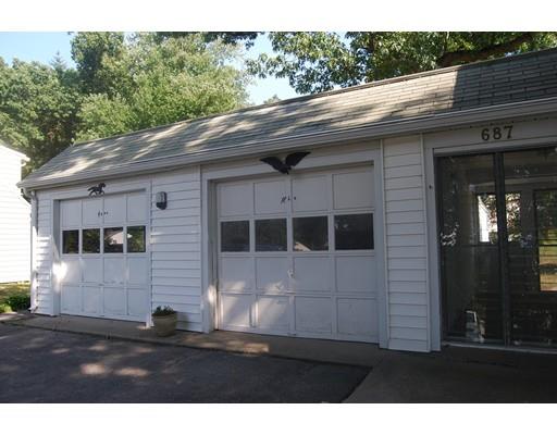 687 Plumtree Rd, Springfield, MA 01118 photo 2