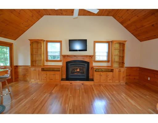 22 Calvin St, Ayer, MA 01432 photo 2