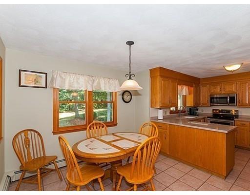 44 Ashley Pl, Reading, MA 01867 photo 6