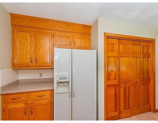 44 Ashley Pl, Reading, MA 01867 photo 9