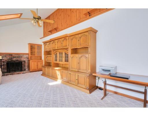 33 Pine Ridge Dr, Ayer, MA 01432 photo 4
