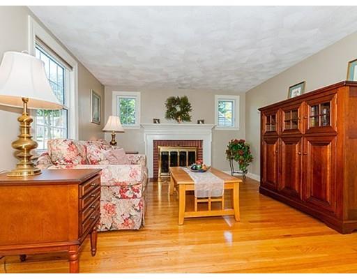 37 Lewis St, Reading, MA 01867 photo 3