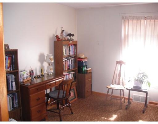 854 Grayson Dr, Springfield, MA 01119 photo 9