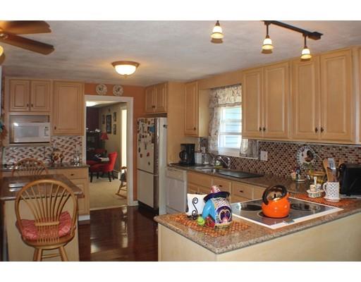 17 Brookbridge Rd, Stoneham, MA 02180 photo 3