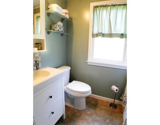 26 Delano Dr, Springfield, MA 01129 photo 18