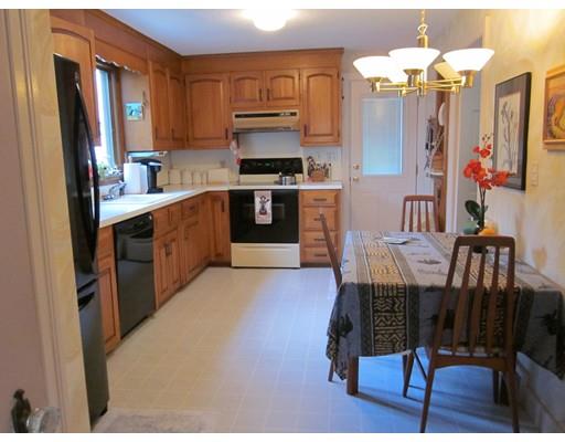 190 Gillette Ave, Springfield, MA 01118 photo 4
