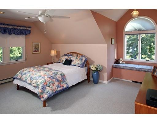 4 Robin Ln, Hingham, MA 02043 photo 4