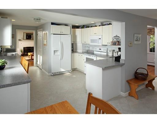 4 Robin Ln, Hingham, MA 02043 photo 2