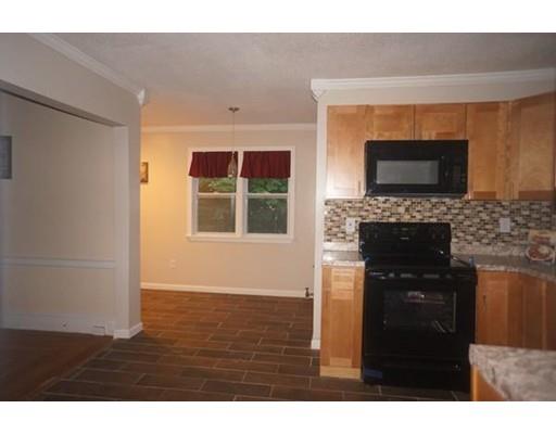 59 Burton St, Springfield, MA 01108 photo 4