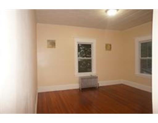 59 Burton St, Springfield, MA 01108 photo 9