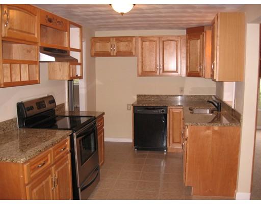 56 Suzanne St, Springfield, MA 01104 photo 3