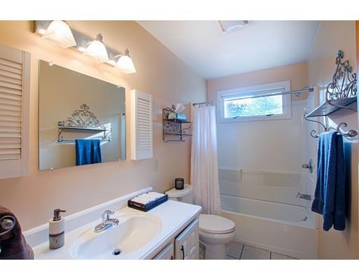 62 Lindsay Rd, Springfield, MA 01128 photo 13