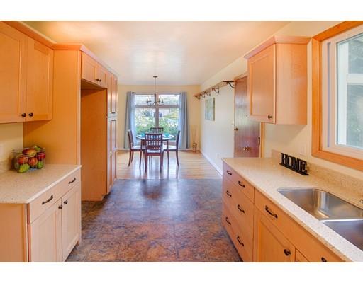 62 Lindsay Rd, Springfield, MA 01128 photo 9