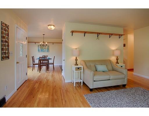 62 Lindsay Rd, Springfield, MA 01128 photo 6