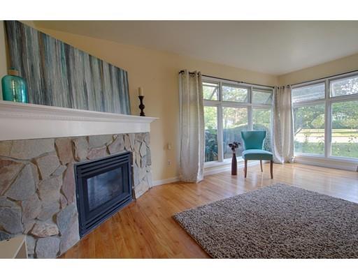 62 Lindsay Rd, Springfield, MA 01128 photo 5