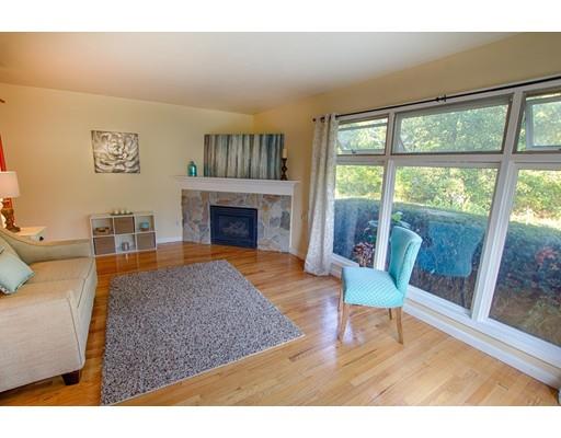 62 Lindsay Rd, Springfield, MA 01128 photo 4