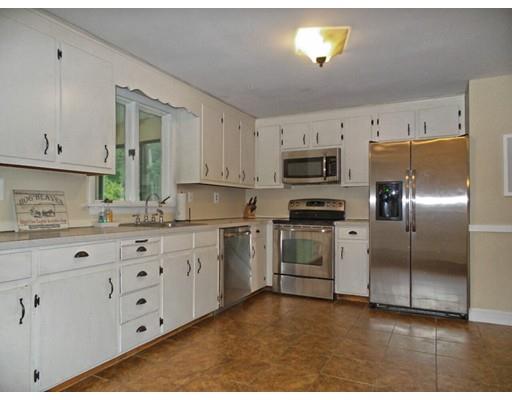 16 Collins Ave, Reading, MA 01867 photo 9