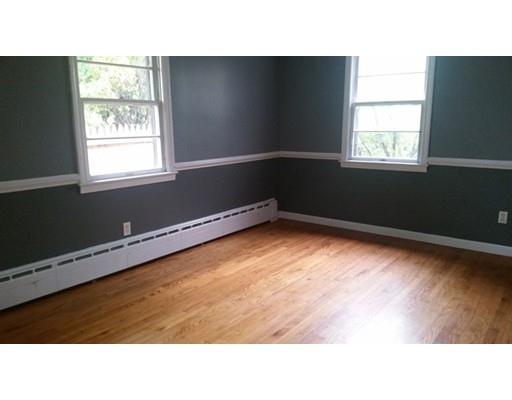5 Dineen St, Springfield, MA 01104 photo 10