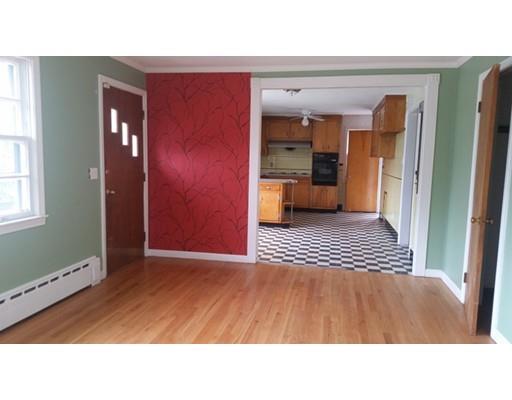 5 Dineen St, Springfield, MA 01104 photo 6