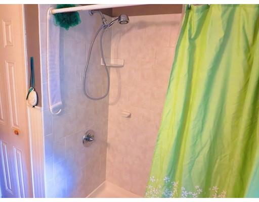 45 Hadley St, Springfield, MA 01118 photo 9